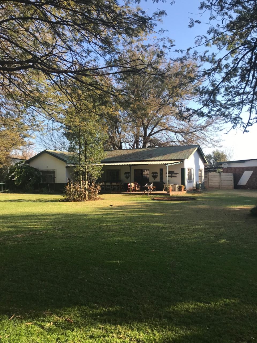 8 Bedroom Property for Sale in Brits Rural North West